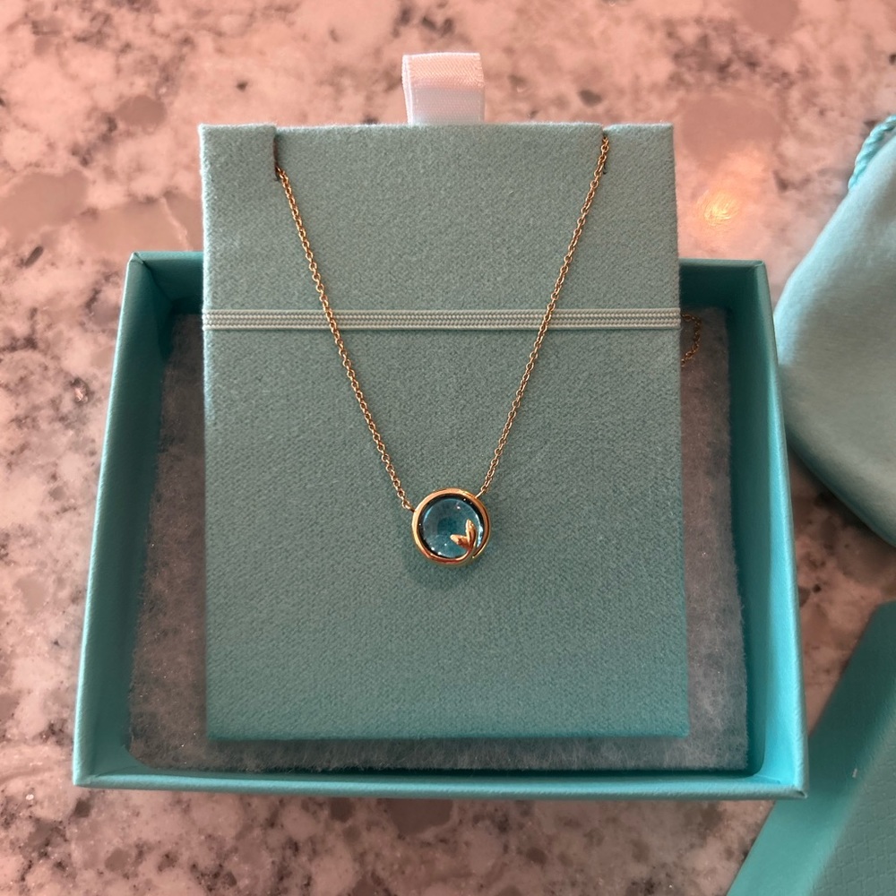 18kt gold Tiffany necklace received as a gift and seldom worn